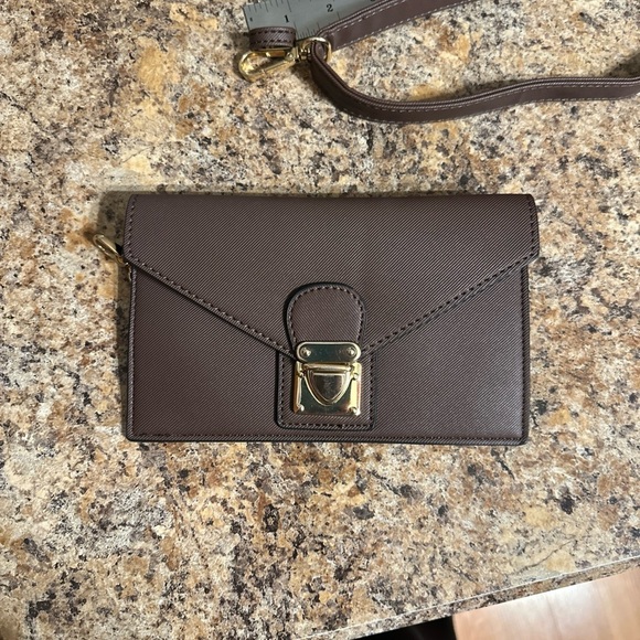 Unbranded Small Brown Faux Leather Wristlet Purse Wallet Gold Hardware Closure - Picture 9 of 12